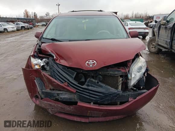 2014 Toyota Sienna LE with VIN 5TDJK3DC8ES083704, listed as a Copart auction lot 84932195 with 210,428 mi miles and Salvage title. Bid and sale history available at DreamBid. Image 5.