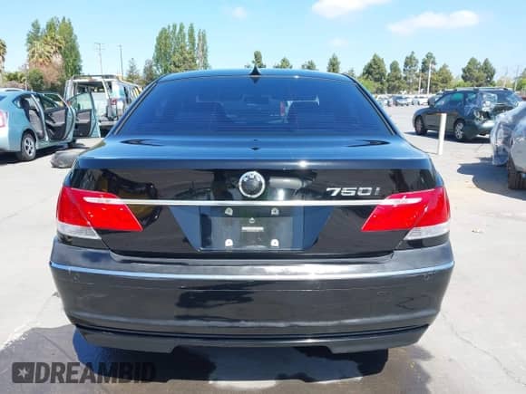 2006 BMW 7 Series 750i с VIN WBAHL83506DT06128, выставлен на аукционе IAAI как лот 42140953 с пробегом 143 833 миль миль и . История ставок и продаж доступна на DreamBid. Изображение 16.