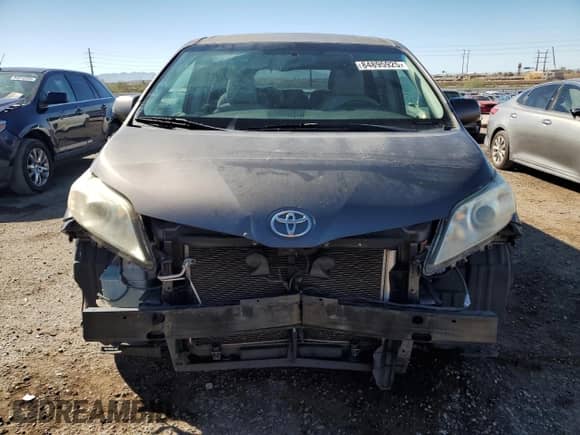 2012 Toyota Sienna LE AAS with VIN 5TDKK3DC0CS274857, listed as a Copart auction lot 84895925 with 151,383 mi miles and Salvage title. Bid and sale history available at DreamBid. Image 5.