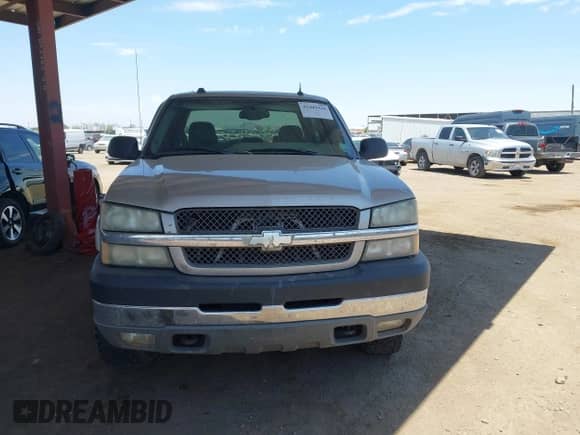2004 Chevrolet Silverado 2500HD LS z VIN 1GCHK23204F266787, wystawiony jako IAAI lot #42609410 z przebiegiem 327 235 mil mil oraz . Historia ofert i sprzedaży dostępna na DreamBid. Obrazek 12.