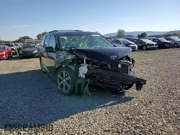 2015 Toyota Sienna SE Premium with VIN 5TDXK3DC2FS596961, listed as a Copart auction lot 89636705 with 107,881 mi miles and Salvage title. Bid and sale history available at DreamBid. Image 14.