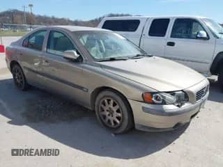 2001 Volvo S60 с VIN YV1RS61RX12066606, выставлен на аукционе IAAI как лот 41801626 с пробегом 161 504 миль миль и . История ставок и продаж доступна на DreamBid. Изображение 1.