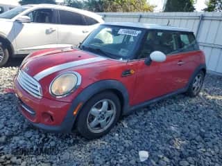 2011 MINI Hardtop with VIN WMWSU3C57BTX95584, listed as a Copart auction lot 71586065 with 88,240 mi miles and Salvage title. Bid and sale history available at DreamBid. Image 1.