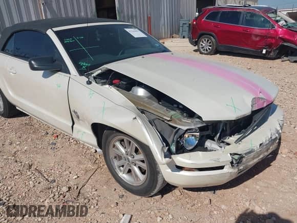 2009 Ford Mustang z VIN 1ZVHT84N195100247, wystawiony jako IAAI lot #43341093 z przebiegiem 94 326 mil mil oraz . Historia ofert i sprzedaży dostępna na DreamBid. Obrazek 17.