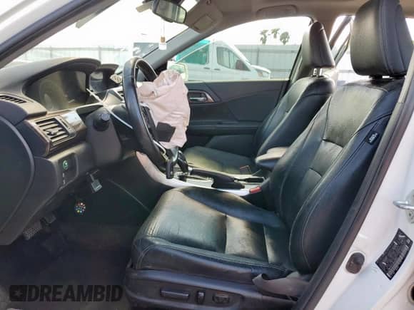 2017 Honda Accord EX-L z VIN JHMCR6F53HC030921, wystawiony jako Copart lot #69029005 z przebiegiem Nie podano mil oraz Szkoda całkowita • Salvage title. Historia ofert i sprzedaży dostępna na DreamBid. Obrazek 7.