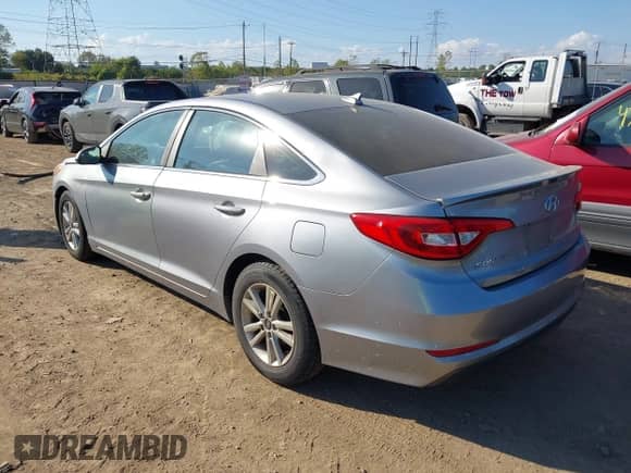 2015 Hyundai Sonata SE with VIN 5NPE24AF3FH177664, listed as a IAAI auction lot 43382182 with 133,277 mi miles and . Bid and sale history available at DreamBid. Image 3.