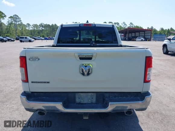 2020 Ram 1500 Lone Star z VIN 1C6RREFT5LN337869, wystawiony jako IAAI lot #42461522 z przebiegiem 148 064 mil mil oraz . Historia ofert i sprzedaży dostępna na DreamBid. Obrazek 16.