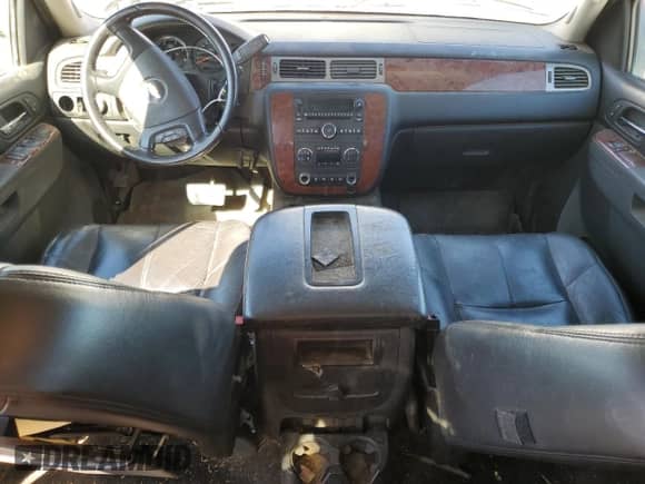 2011 Chevrolet Silverado 2500HD LTZ z VIN 1GC1KYC80BF139673, wystawiony jako Copart lot #76820874 z przebiegiem 276 421 mil mil oraz Szkoda całkowita • Salvage title. Historia ofert i sprzedaży dostępna na DreamBid. Obrazek 8.