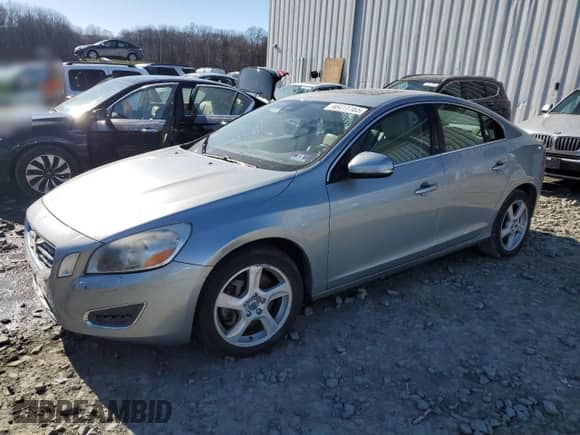 2013 Volvo S60 T5 Premier with VIN YV1612FS5D1227917, listed as a Copart auction lot 46411165 with 71,465 mi miles and Salvage title. Bid and sale history available at DreamBid. Image 1.