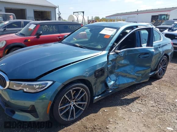 2021 BMW 3 Series 330e xDrive z VIN 3MW5P9J07M8B73432, wystawiony jako IAAI lot #43228949 z przebiegiem 37 102 mil mil oraz . Historia ofert i sprzedaży dostępna na DreamBid. Obrazek 6.