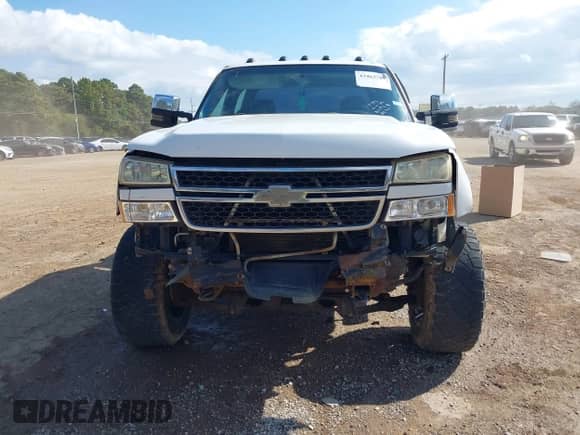 2007 Chevrolet Silverado 2500HD LT1 with VIN 1GCHC23D97F182244, listed as a IAAI auction lot 43463702 with 419,305 mi miles and . Bid and sale history available at DreamBid. Image 12.