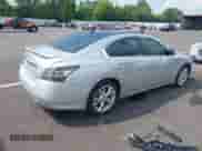 2013 Nissan Maxima SV z VIN 1N4AA5AP7DC841480, wystawiony jako IAAI lot #42711517 z przebiegiem 228 422 mil mil oraz . Historia ofert i sprzedaży dostępna na DreamBid. Obrazek 4.