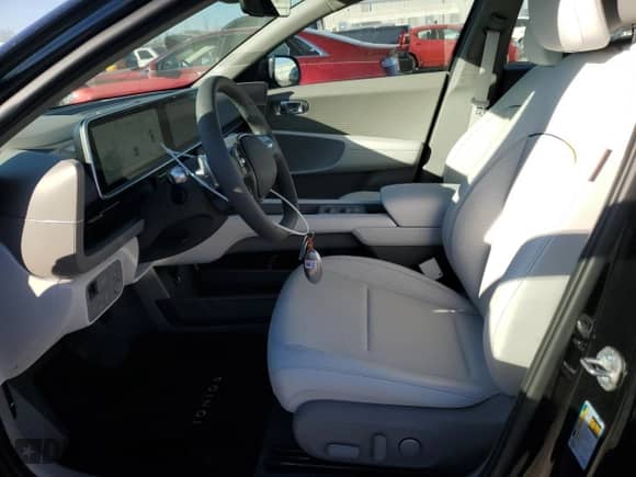 2025 Hyundai Ioniq 6 SEL z VIN KMHM34AC0SA088520, wystawiony jako Copart lot #79506554 z przebiegiem 106 mil mil oraz Szkoda całkowita • Salvage title. Historia ofert i sprzedaży dostępna na DreamBid. Obrazek 7.