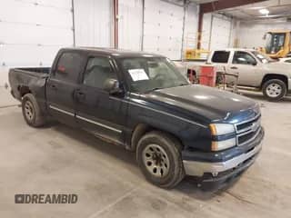 2006 Chevrolet Silverado 1500 LT1 z VIN 2GCEC13Z361357408, wystawiony jako IAAI lot #42105804 z przebiegiem 301 917 mil mil oraz . Historia ofert i sprzedaży dostępna na DreamBid. Obrazek 1.