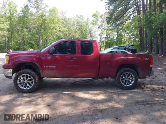 2007 GMC Sierra 1500 SLE2 with VIN 2GTEK19J071635932, listed as a IAAI auction lot 42356992 with 162,228 mi miles and . Bid and sale history available at DreamBid. Image 14.