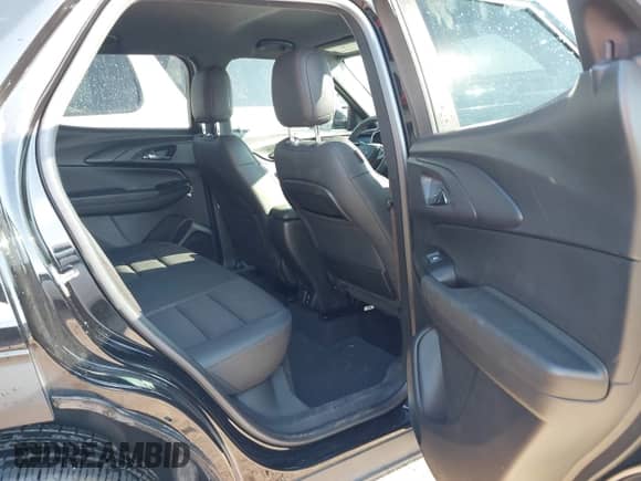 2022 Chevrolet TrailBlazer RS z VIN KL79MTSL7NB132346, wystawiony jako IAAI lot #43465400 z przebiegiem 77 365 mil mil oraz . Historia ofert i sprzedaży dostępna na DreamBid. Obrazek 8.