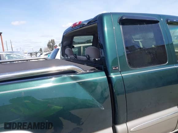 2003 GMC Sierra 1500 SLT с VIN 2GTEK19T631263010, выставлен на аукционе IAAI как лот 41846675 с пробегом 106 119 миль миль и . История ставок и продаж доступна на DreamBid. Изображение 17.