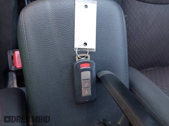 2019 Mitsubishi Outlander SE с VIN JA4AP4AU1KU010762, выставлен на аукционе IAAI как лот 43342014 с пробегом 115 410 миль миль и . История ставок и продаж доступна на DreamBid. Изображение 11.