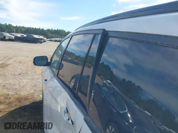 2021 Honda Pilot Black Edition z VIN 5FNYF6H74MB061770, wystawiony jako IAAI lot #42731283 z przebiegiem 61 281 mil mil oraz . Historia ofert i sprzedaży dostępna na DreamBid. Obrazek 20.