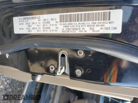 2011 Ram 1500 SLT z VIN 1D7RB1CT4BS582176, wystawiony jako Copart lot #66724705 z przebiegiem 268 537 mil mil oraz Szkoda całkowita • Salvage title. Historia ofert i sprzedaży dostępna na DreamBid. Obrazek 14.