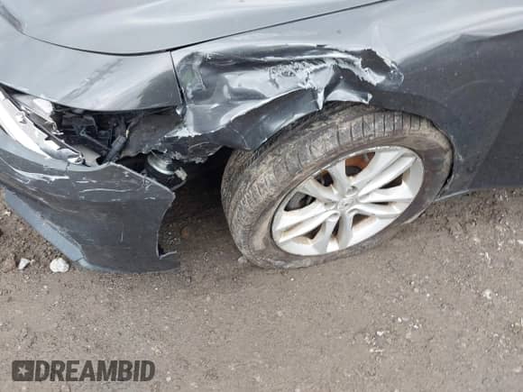 2018 Chevrolet Malibu LT z VIN 1G1ZD5ST6JF107433, wystawiony jako IAAI lot #43281943 z przebiegiem 59 802 mil mil oraz . Historia ofert i sprzedaży dostępna na DreamBid. Obrazek 6.