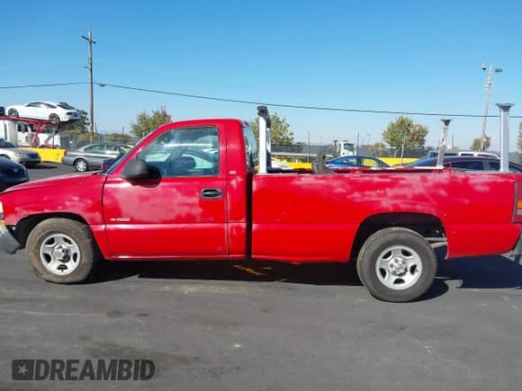 2001 Chevrolet Silverado 1500 with VIN 1GCEC14W41Z175981, listed as a IAAI auction lot 43482806 with 263,453 mi miles and . Bid and sale history available at DreamBid. Image 14.
