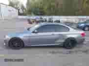 2012 BMW 3 Series 335i с VIN WBAKG7C58CE803387, выставлен на аукционе IAAI как лот 43438973 с пробегом 129 264 миль миль и . История ставок и продаж доступна на DreamBid. Изображение 14.
