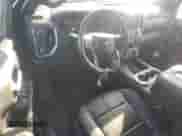 2020 Chevrolet Silverado 1500 High Country с VIN 1GCUYHEL9LZ299838, выставлен на аукционе Copart как лот 57292365 с пробегом 28 560 миль миль и Списание • Salvage title. История ставок и продаж доступна на DreamBid. Изображение 8.