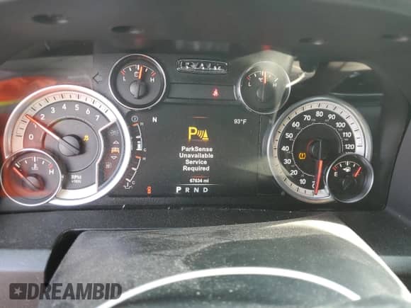 2018 Ram 1500 Big Horn z VIN 1C6RR6LGXJS119499, wystawiony jako Copart lot #64791125 z przebiegiem 67 634 mil mil oraz Szkoda całkowita • Salvage title. Historia ofert i sprzedaży dostępna na DreamBid. Obrazek 9.