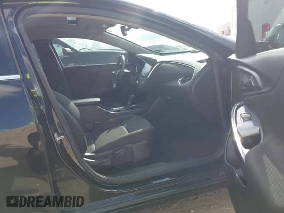 2016 Chevrolet Malibu LT z VIN 1G1ZE5ST7GF255337, wystawiony jako IAAI lot #43256839 z przebiegiem 86 507 mil mil oraz . Historia ofert i sprzedaży dostępna na DreamBid. Obrazek 5.