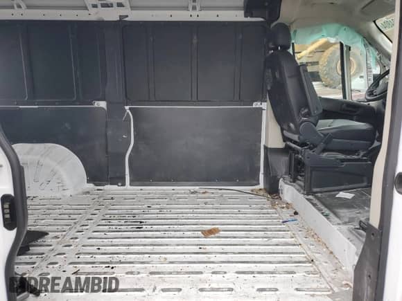 2021 Ram ProMaster Cargo z VIN 3C6LRVAG5ME577767, wystawiony jako Copart lot #82404804 z przebiegiem 79 596 mil mil oraz Szkoda całkowita • Salvage title. Historia ofert i sprzedaży dostępna na DreamBid. Obrazek 10.