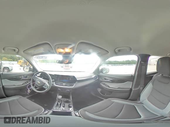 2025 Chevrolet TrailBlazer LS с VIN KL79MMSPXSB096639, выставлен на аукционе Copart как лот 62303265 с пробегом 6 576 миль миль и Списание • Salvage title. История ставок и продаж доступна на DreamBid. Изображение 14.