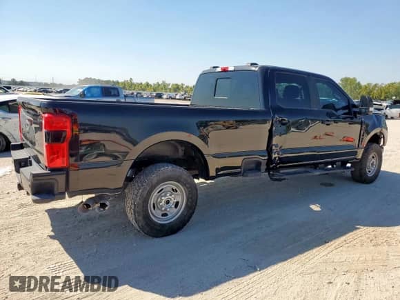 2024 Ford F-250 XL z VIN 1FT8W2BT0RED01663, wystawiony jako Copart lot #86819215 z przebiegiem 22 472 mil mil oraz Szkoda całkowita • Salvage title. Historia ofert i sprzedaży dostępna na DreamBid. Obrazek 3.