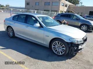 2011 BMW 5 Series 550i с VIN WBAFR9C53BDE81790, выставлен на аукционе IAAI как лот 42666608 с пробегом 57 741 миль миль и . История ставок и продаж доступна на DreamBid. Изображение 1.