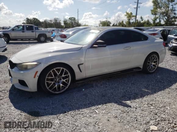 2015 BMW 4 Series 435i xDrive с VIN WBA3R5C56FK189528, выставлен на аукционе Copart как лот 62479085 с пробегом 88 442 миль миль и Чистый • Clean title. История ставок и продаж доступна на DreamBid. Изображение 1.