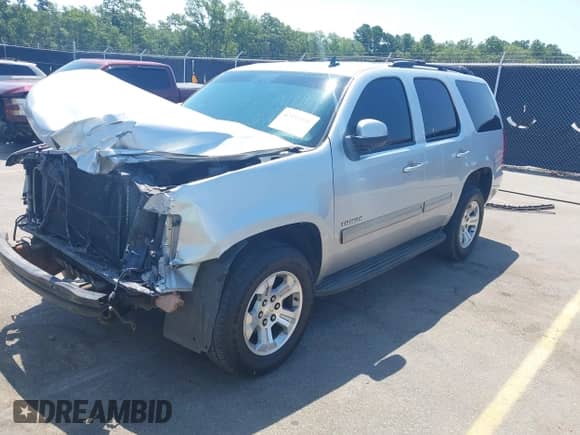 2012 Chevrolet Tahoe LS с VIN 1GNSCAE02CR321530, выставлен на аукционе IAAI как лот 42552901 с пробегом 206 840 миль миль и . История ставок и продаж доступна на DreamBid. Изображение 2.