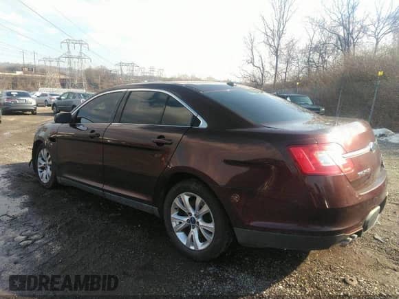 2010 Ford Taurus SEL with VIN 1FAHP2HW8AG135647, listed as a IAAI auction lot 40687874 with 101,000 mi miles and . Bid and sale history available at DreamBid. Image 3.