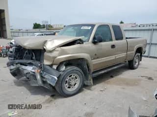 2004 Chevrolet Silverado 2500HD LS with VIN 1GCHK29U74E197739, listed as a Copart auction lot 60314755 with Not provided miles and Salvage title. Bid and sale history available at DreamBid. Image 1.