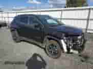 2025 Jeep Compass Limited z VIN 3C4NJDCN2ST579547, wystawiony jako Copart lot #84891705 z przebiegiem 4 703 mil mil oraz Szkoda całkowita • Salvage title. Historia ofert i sprzedaży dostępna na DreamBid. Obrazek 4.
