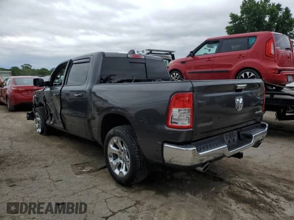 2020 Ram 1500 Big Horn z VIN 1C6SRFFT4LN181329, wystawiony jako Copart lot #58519395 z przebiegiem 60 023 mil mil oraz Szkoda całkowita • Salvage title. Historia ofert i sprzedaży dostępna na DreamBid. Obrazek 2.
