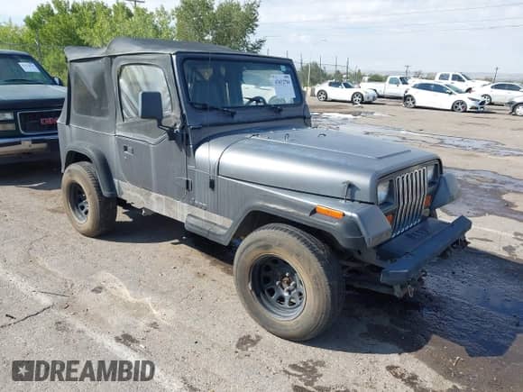 1991 Jeep Wrangler z VIN 2J4FY29S6MJ151402, wystawiony jako IAAI lot #43432784 z przebiegiem 240 795 mil mil oraz . Historia ofert i sprzedaży dostępna na DreamBid. Obrazek 1.