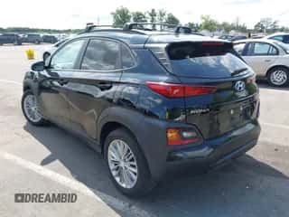 2021 Hyundai Kona SEL Plus z VIN KM8K6CAA9MU626513, wystawiony jako IAAI lot #43174684 z przebiegiem 67 508 mil mil oraz . Historia ofert i sprzedaży dostępna na DreamBid. Obrazek 3.