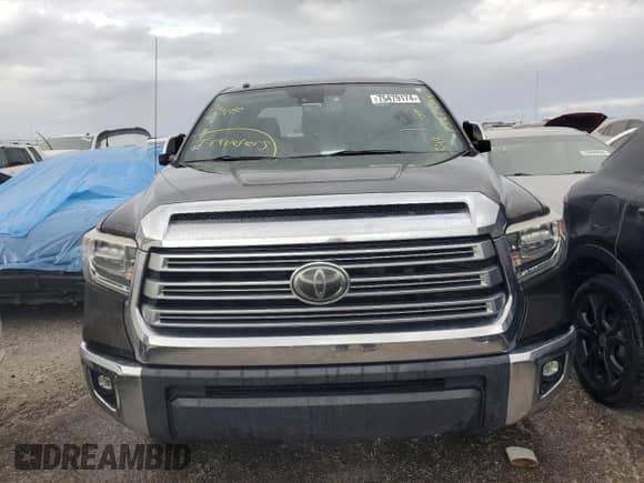 2019 Toyota Tundra Limited z VIN 5TFSY5F10KX246376, wystawiony jako Copart lot #75479174 z przebiegiem Nie podano mil oraz Nie do naprawy • Non repairable. Historia ofert i sprzedaży dostępna na DreamBid. Obrazek 5.