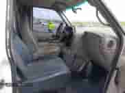 2005 Chevrolet Astro Cargo z VIN 1GCDM19X75B102872, wystawiony jako IAAI lot #41954195 z przebiegiem 173 627 mil mil oraz . Historia ofert i sprzedaży dostępna na DreamBid. Obrazek 5.