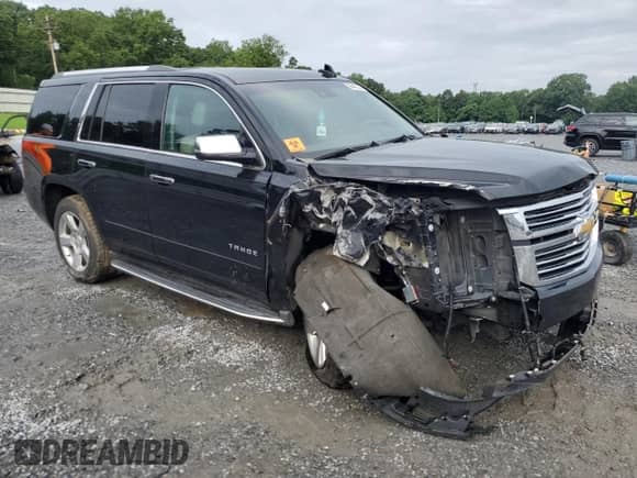 2017 Chevrolet Tahoe Premier with VIN 1GNSCCKC0HR346699, listed as a Copart auction lot 68443335 with 207,978 mi miles and Salvage title. Bid and sale history available at DreamBid. Image 4.