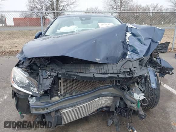 2015 Volvo S60 T5 Drive-E Premier with VIN YV126MFK1F2336609, listed as a IAAI auction lot 41786376 with 50,538 mi miles and . Bid and sale history available at DreamBid. Image 17.