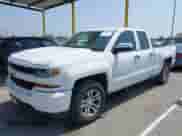 2017 Chevrolet Silverado 1500 Custom с VIN 1GCRCPEH8HZ229667, выставлен на аукционе IAAI как лот 42609687 с пробегом 126 010 миль миль и . История ставок и продаж доступна на DreamBid. Изображение 18.