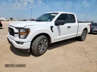 2023 Ford F-150 XL z VIN 1FTEX1CP9PKF45967, wystawiony jako Copart lot #61466165 z przebiegiem 50 745 mil mil oraz Czysty tytuł • Clean title. Historia ofert i sprzedaży dostępna na DreamBid. Obrazek 1.