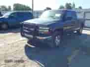 2000 Chevrolet Silverado 1500 LS z VIN 2GCEC19TXY1227986, wystawiony jako IAAI lot #43159851 z przebiegiem 300 863 mil mil oraz . Historia ofert i sprzedaży dostępna na DreamBid. Obrazek 17.