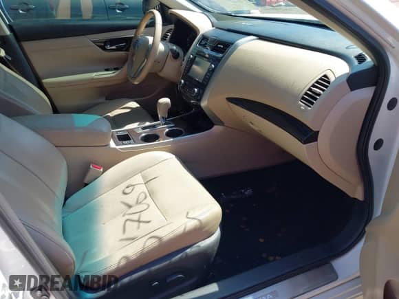 2015 Nissan Altima 2.5 с VIN 1N4AL3AP0FN336869, выставлен на аукционе IAAI как лот 43147069 с пробегом 130 493 миль миль и . История ставок и продаж доступна на DreamBid. Изображение 5.